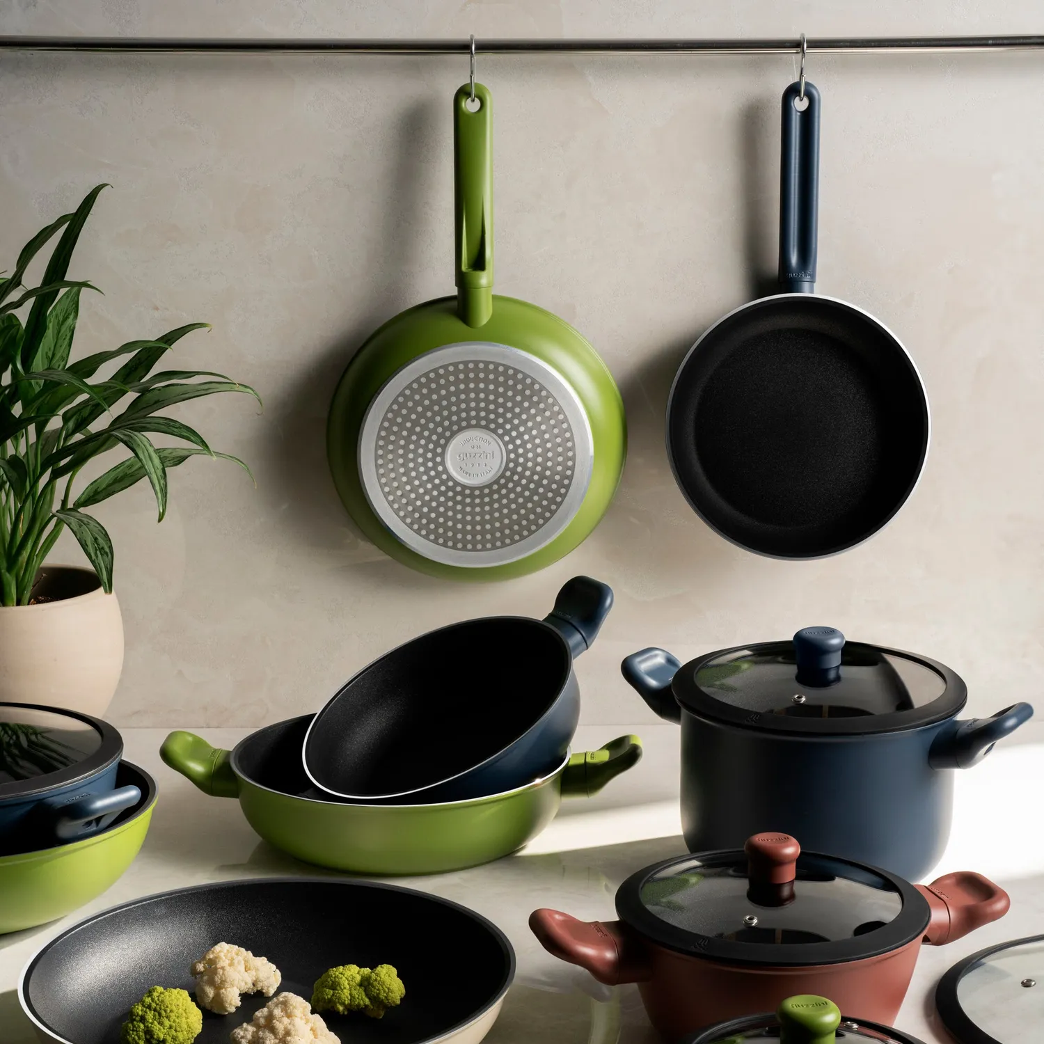 Guzzini Cook&Color gryde med glaslåg non-stick