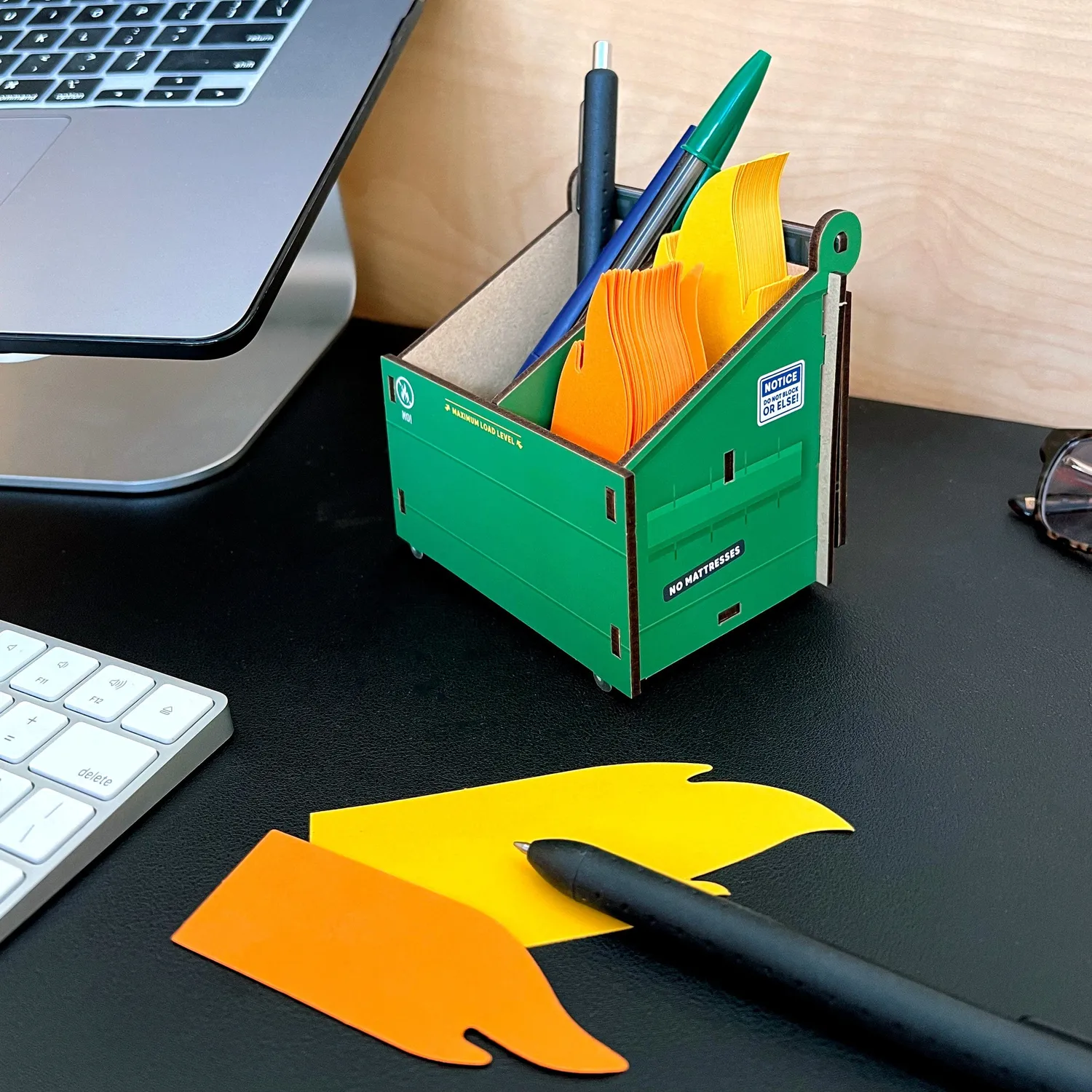 Fred Desk Dumpster penneholder med noteskort 100 stk