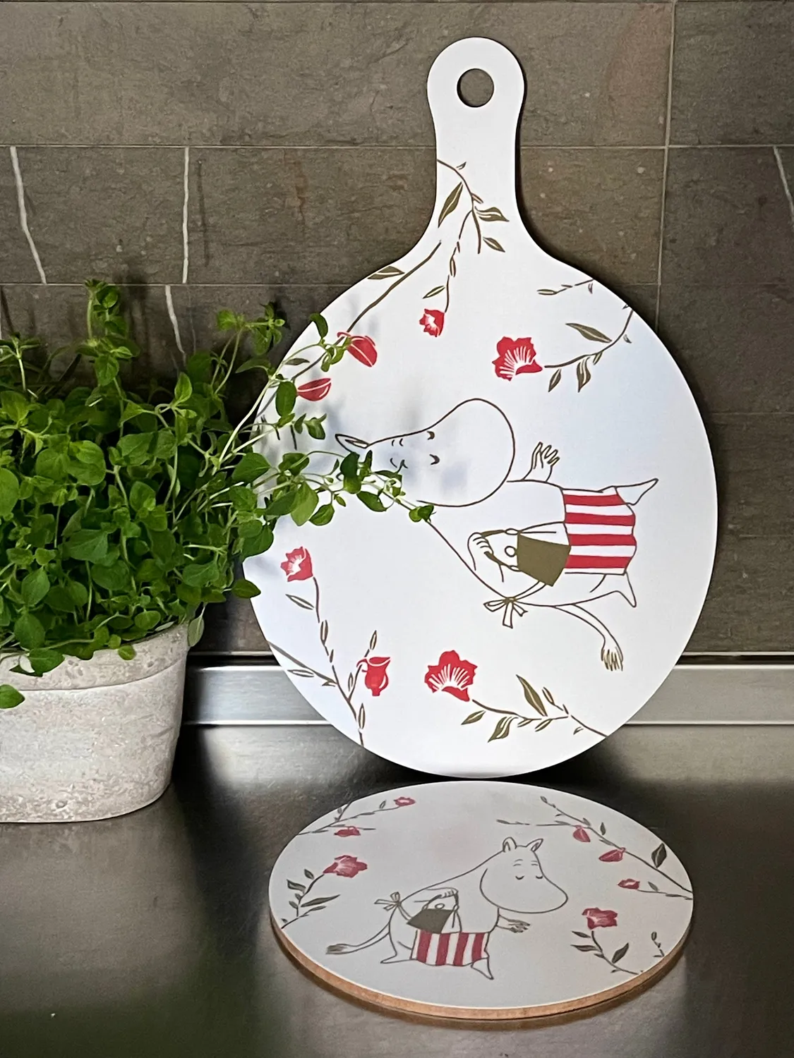 Opto Design Moomin Teaparty serveringsbræt 40x26 cm