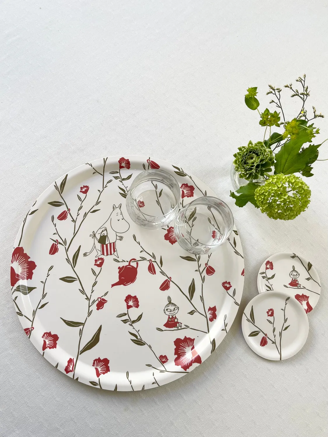 Opto Design Mumi Teaparty Flower bakke rund Ø31 cm rød birk