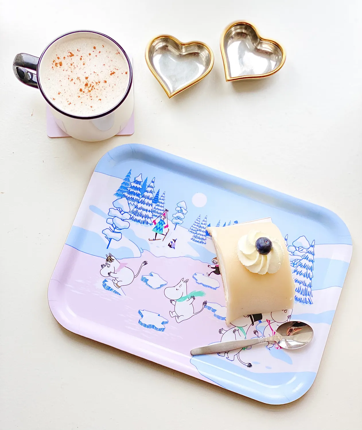 Opto Design Moomin Winter 2022 bakke 27x20 birkefiner