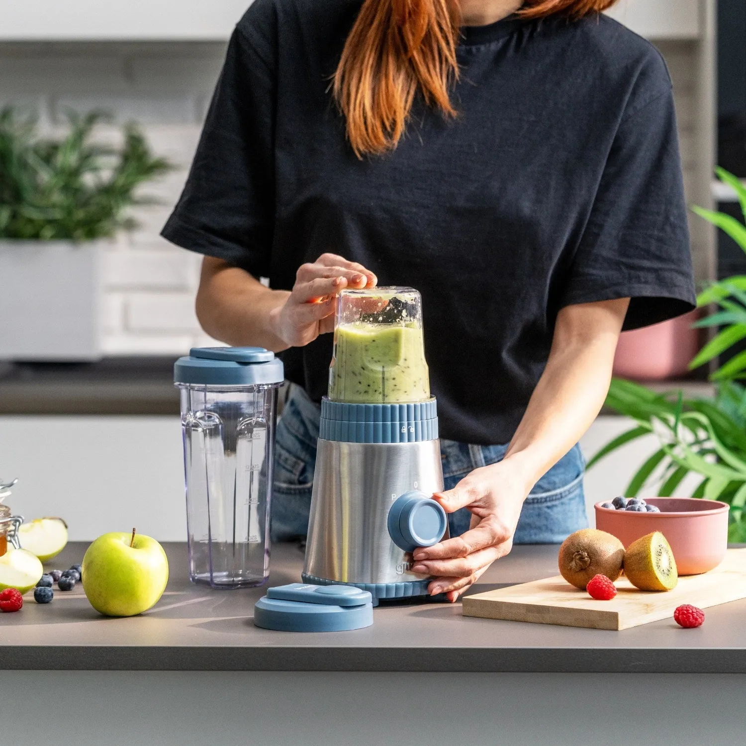 Guzzini Sous Chef On-The-Go blender navy blue 2 kopper